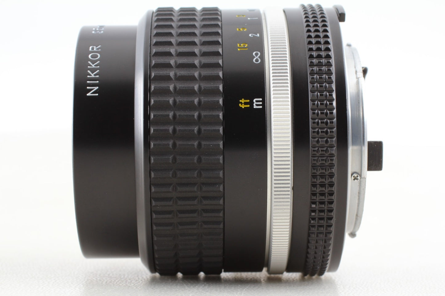 SIC “Unused” Nikon Ai-s Ais Nikkor 35mm f/2 Wide Angle MF Lens F Mount JAPAN