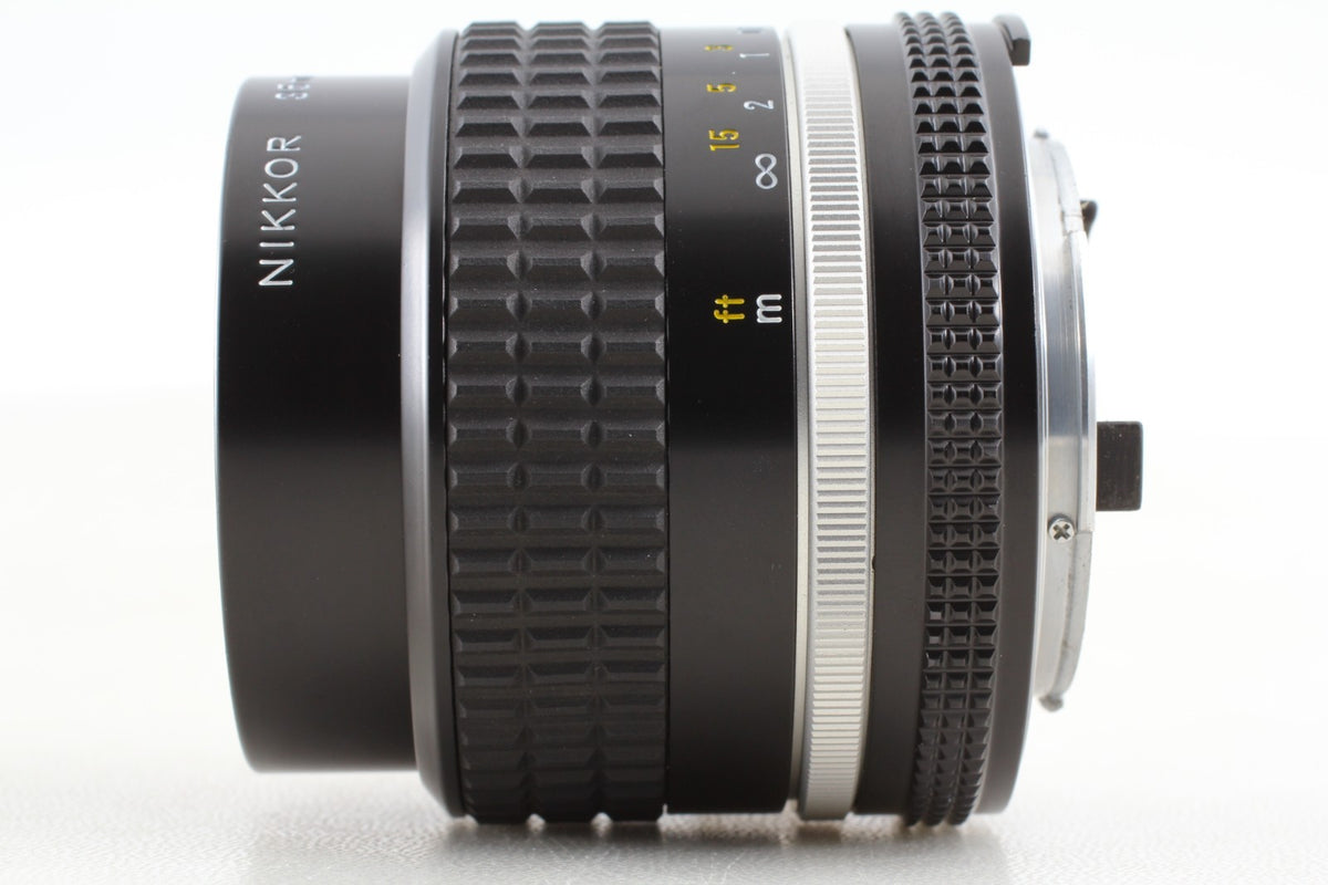 SIC “Unused” Nikon Ai-s Ais Nikkor 35mm f/2 Wide Angle MF Lens F Mount JAPAN