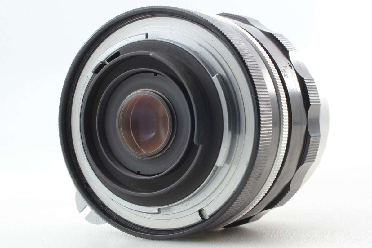 9 Blades "CLA’d Mint+++ w/ Box" Nikon Nikkor-S Auto 35mm f/2.8 Pat.Pend JAPAN
