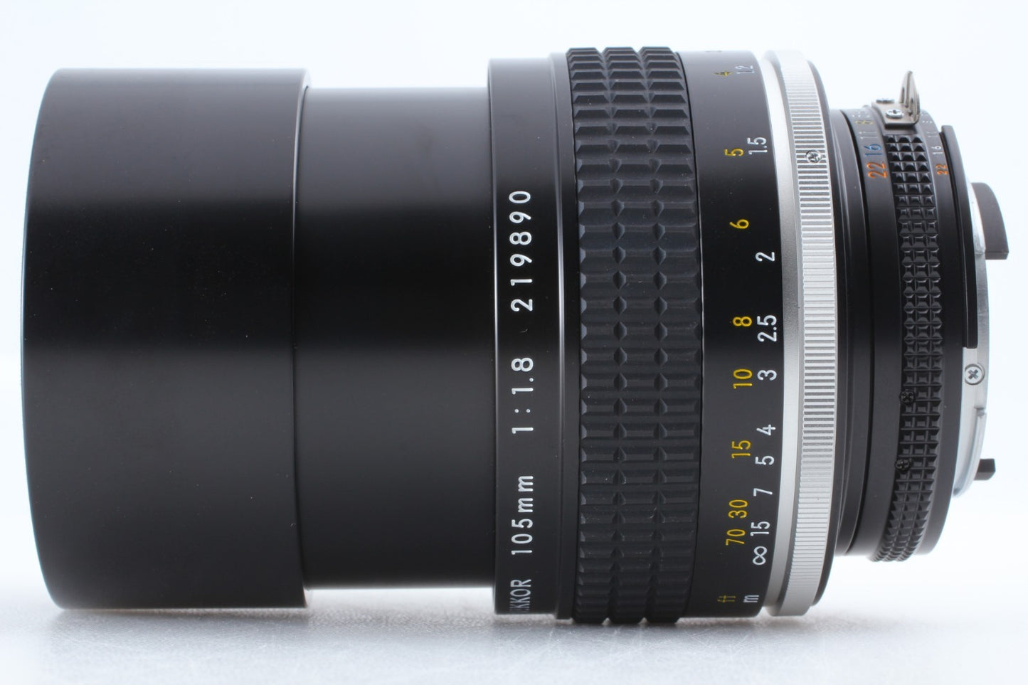 Late "Almost Unused" Nikon Ai-s Nikkor 105mm f/1.8 MF Lens For FM2 F3 From JAPAN