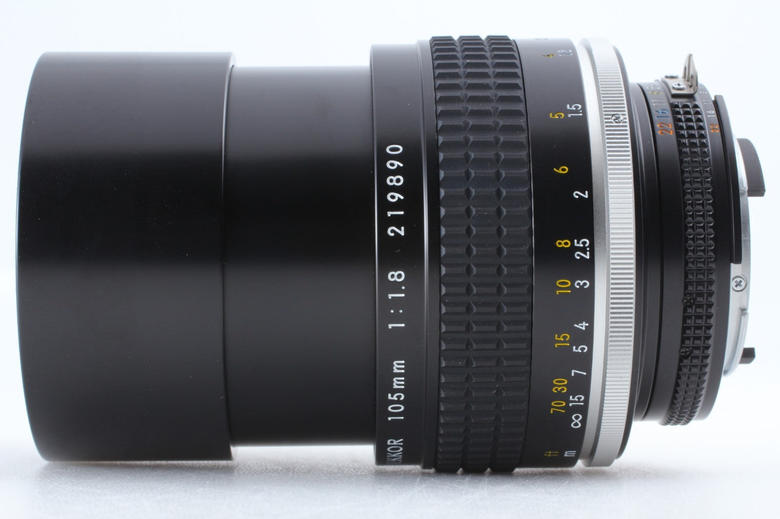 Late "Almost Unused" Nikon Ai-s Nikkor 105mm f/1.8 MF Lens For FM2 F3 From JAPAN