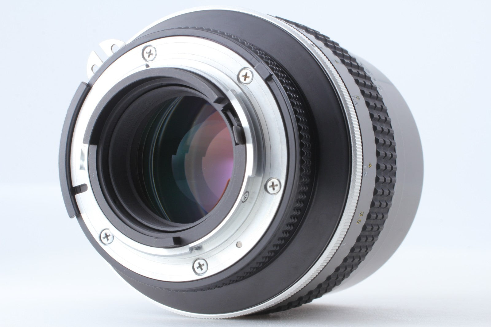 Late "Almost Unused" Nikon Ai-s Nikkor 105mm f/1.8 MF Lens For FM2 F3 From JAPAN